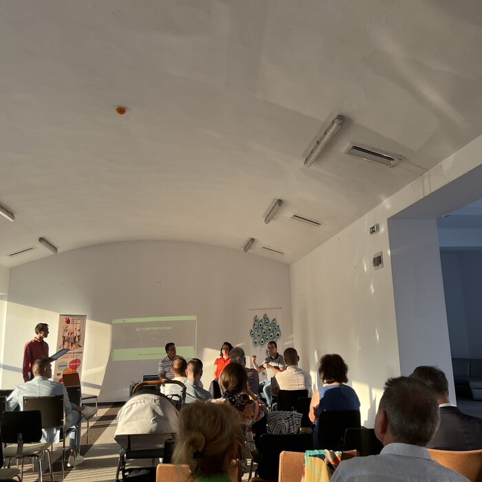 1_700x700_crop_478b24840a