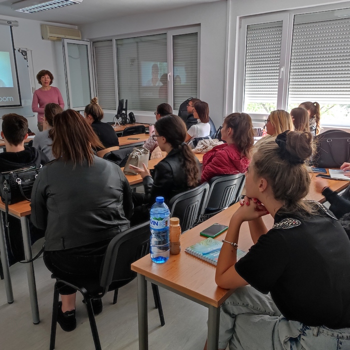 img-20221013-121051_700x700_crop_478b24840a