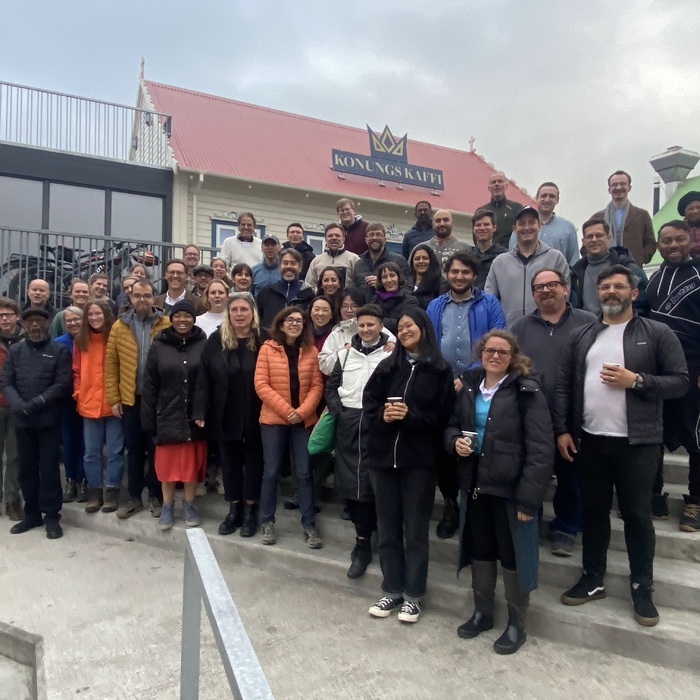 img-6895_700x700_crop_478b24840a