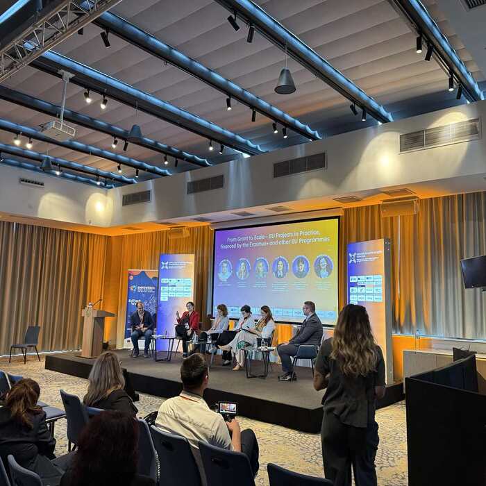 erasmus1_700x700_crop_478b24840a